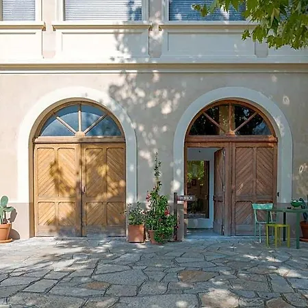Sardino Hostel *
